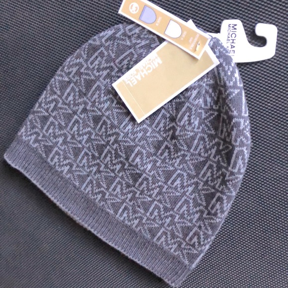 MICHAEL Michael Kors Accessories - 💥HP💥MICHAEL KORS (0S) Reversible Hat